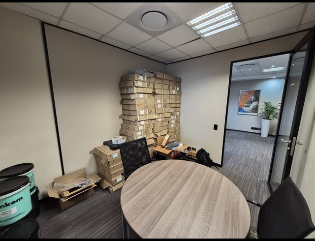 423M² OFFICE TO LET IN SANDTON CENTRAL
